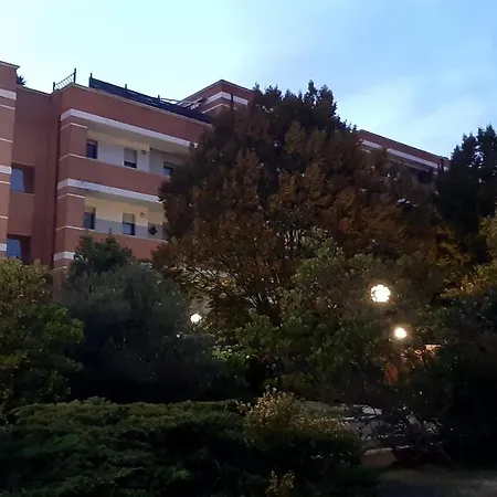 My - Strada Vecchia Del Pinocchio 3/b Bed & Breakfast
